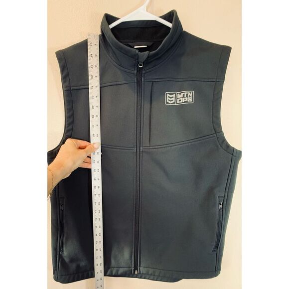 NWOT Mtn Ops Waterproof & Wind Resistant Pursuit Black Men's Vest Large - Picture 8 of 11